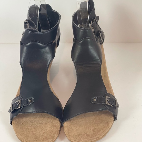 Softy Sandals by Cloud 90 (New) - Picture 7 of 7